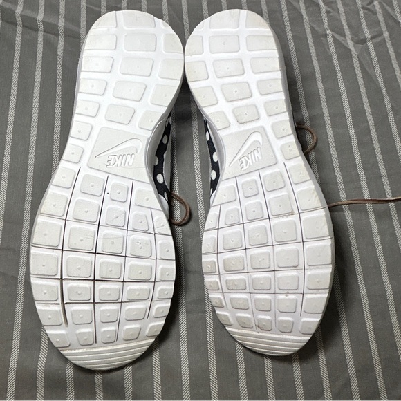 Nike Roshe One NM QS "Polka Dot" pack sneaker in the black and white Men's 11 - Picture 7 of 7